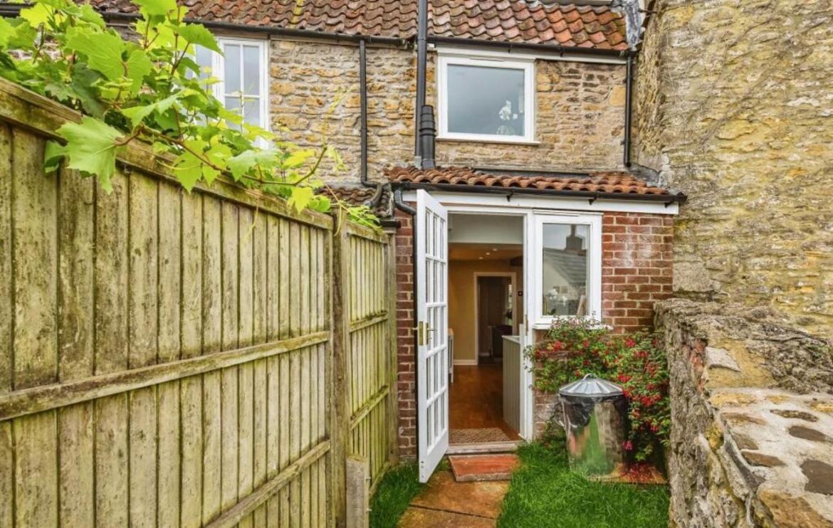 Rose & Star Cottage Frome Exteriör bild